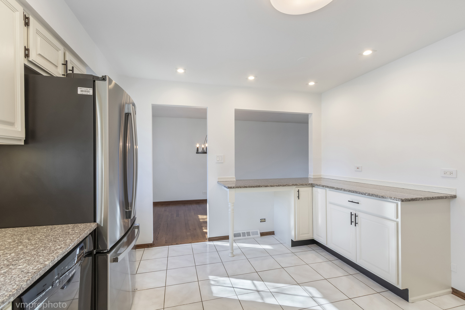 455 E Granville Avenue