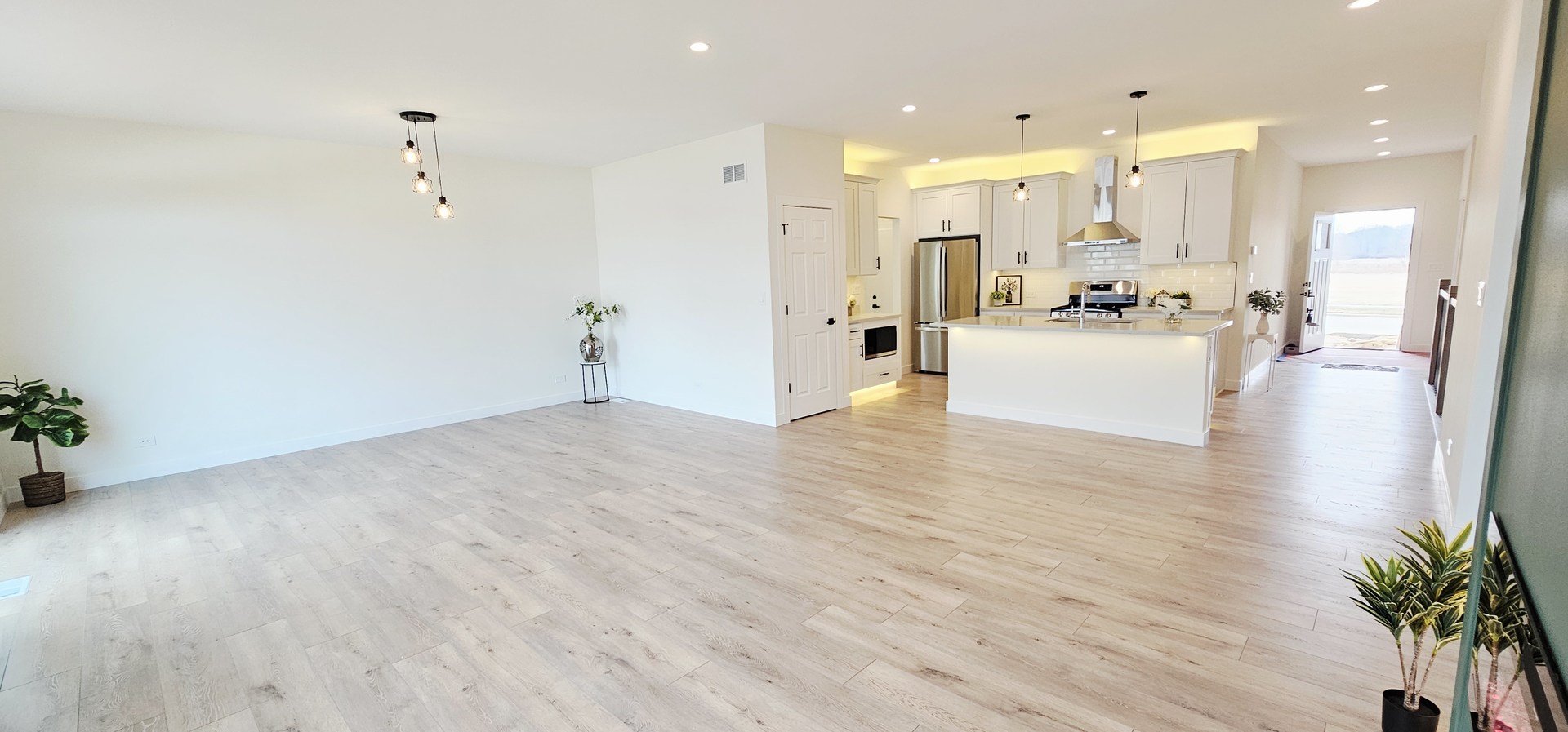 1004 Joshua Lane