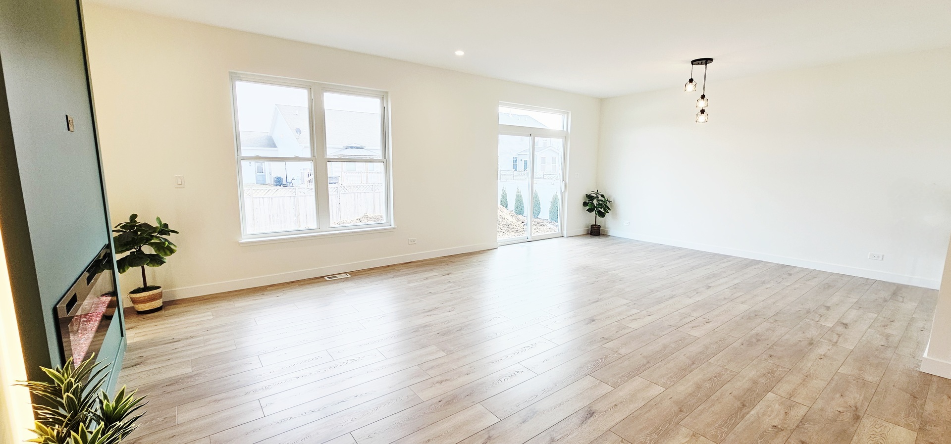 1004 Joshua Lane