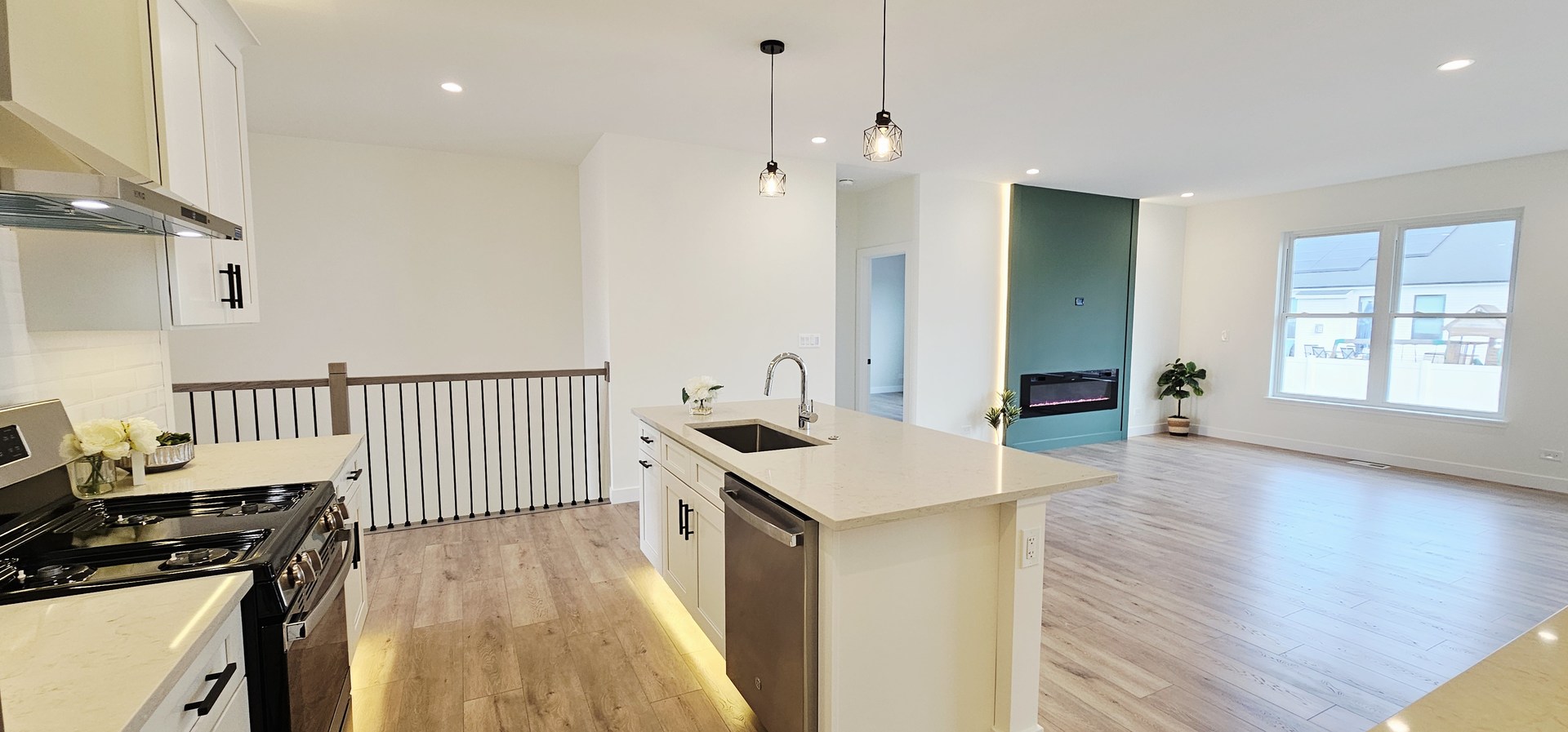 1004 Joshua Lane