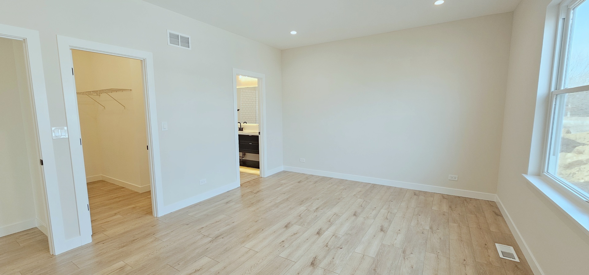 1004 Joshua Lane