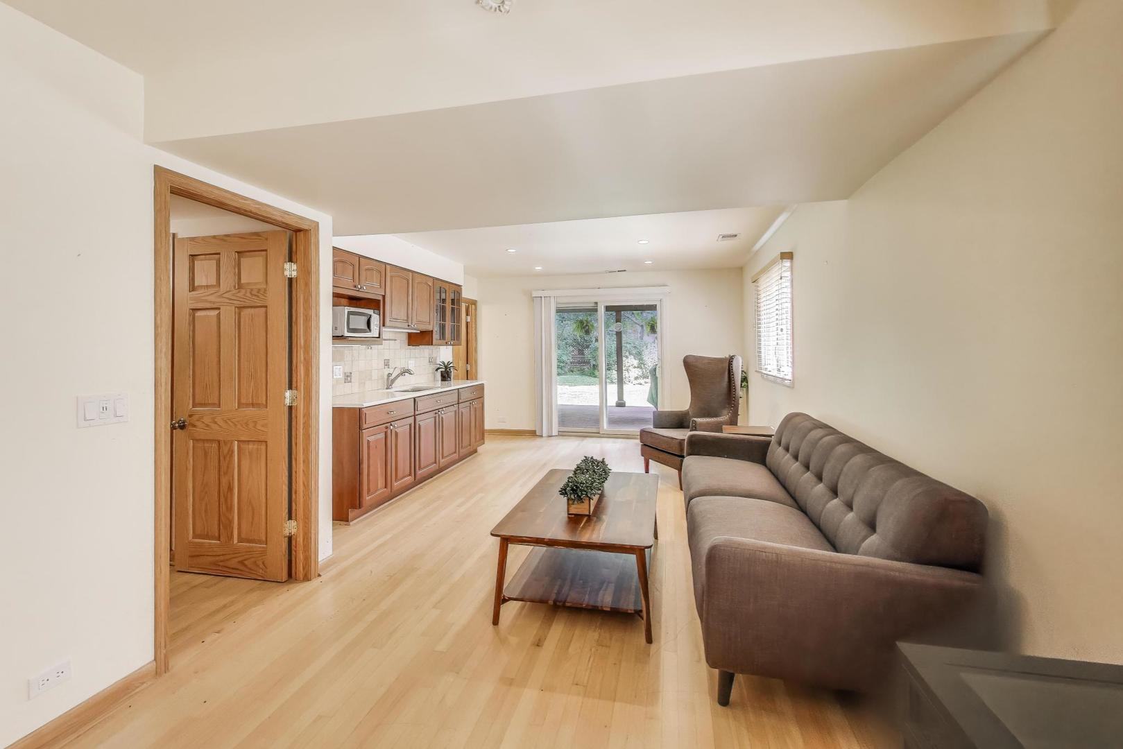 111 S Brighton Place