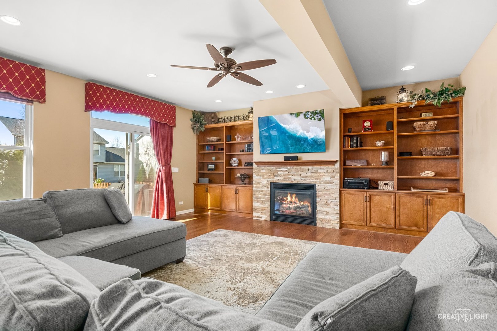 3435 Antoine Place