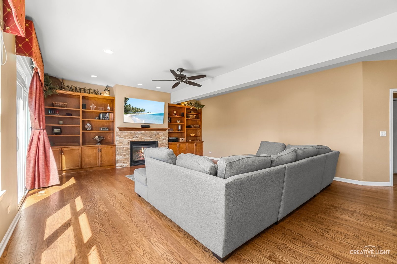 3435 Antoine Place