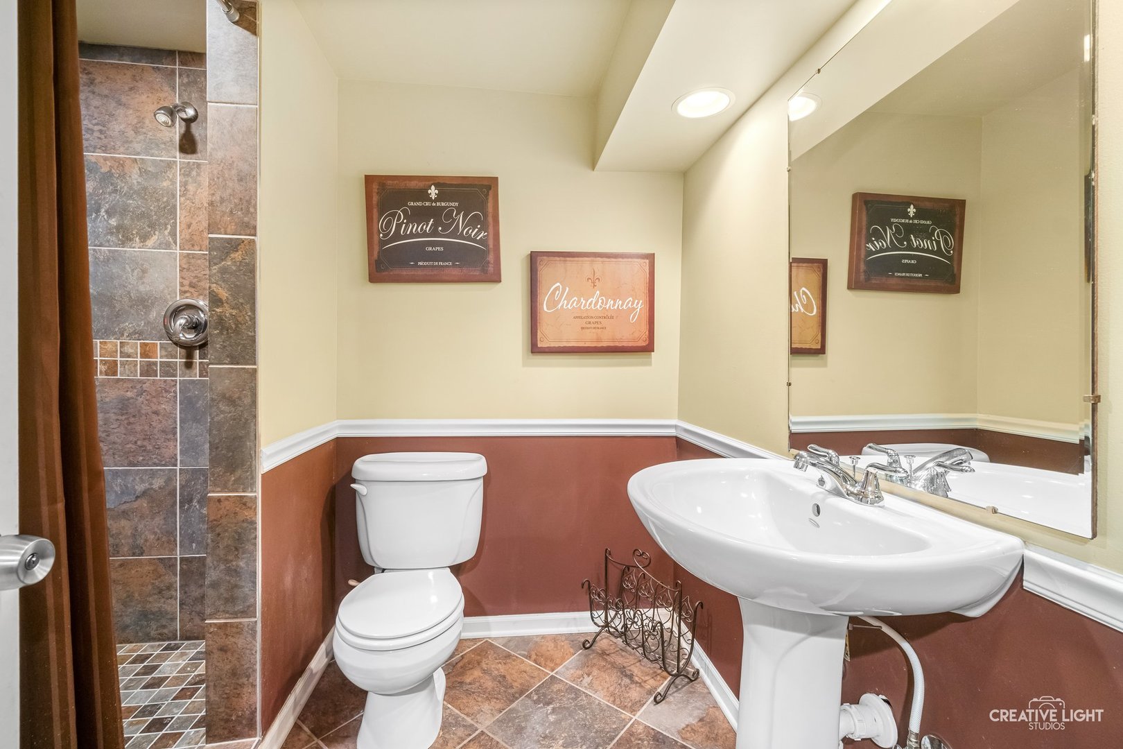 3435 Antoine Place