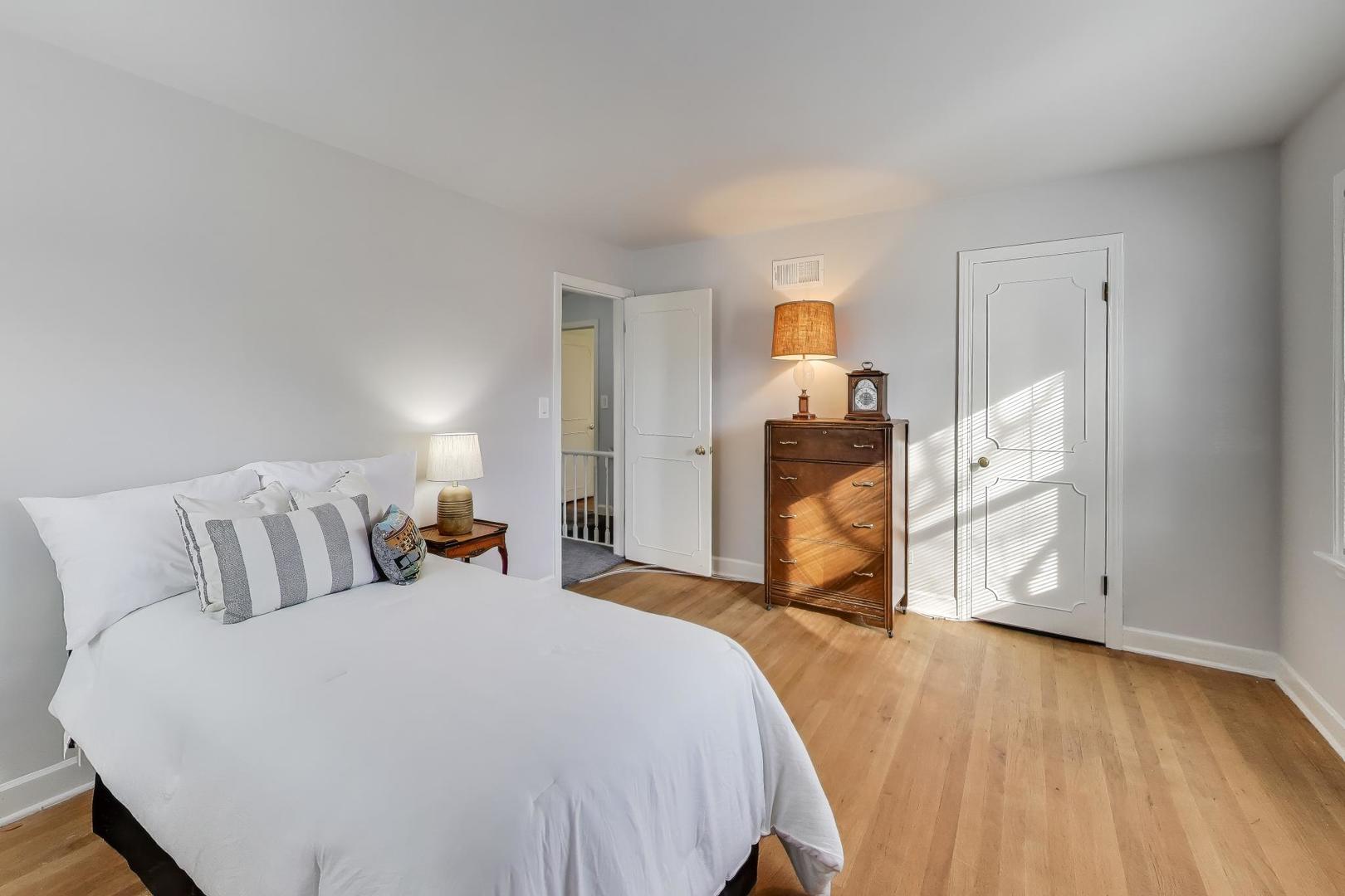 200 S Derbyshire Lane