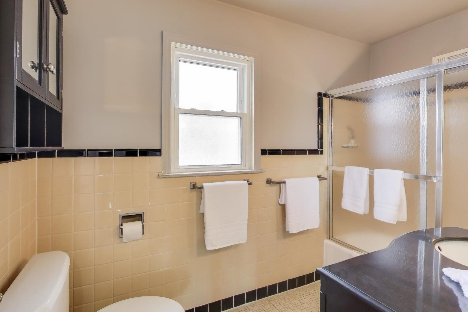 200 S Derbyshire Lane