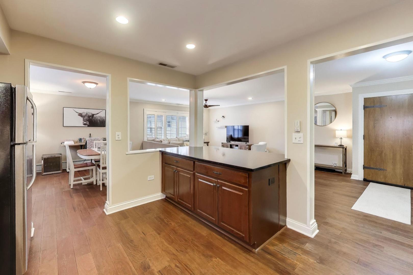 1530 E Northwest Highway Unit: 2A