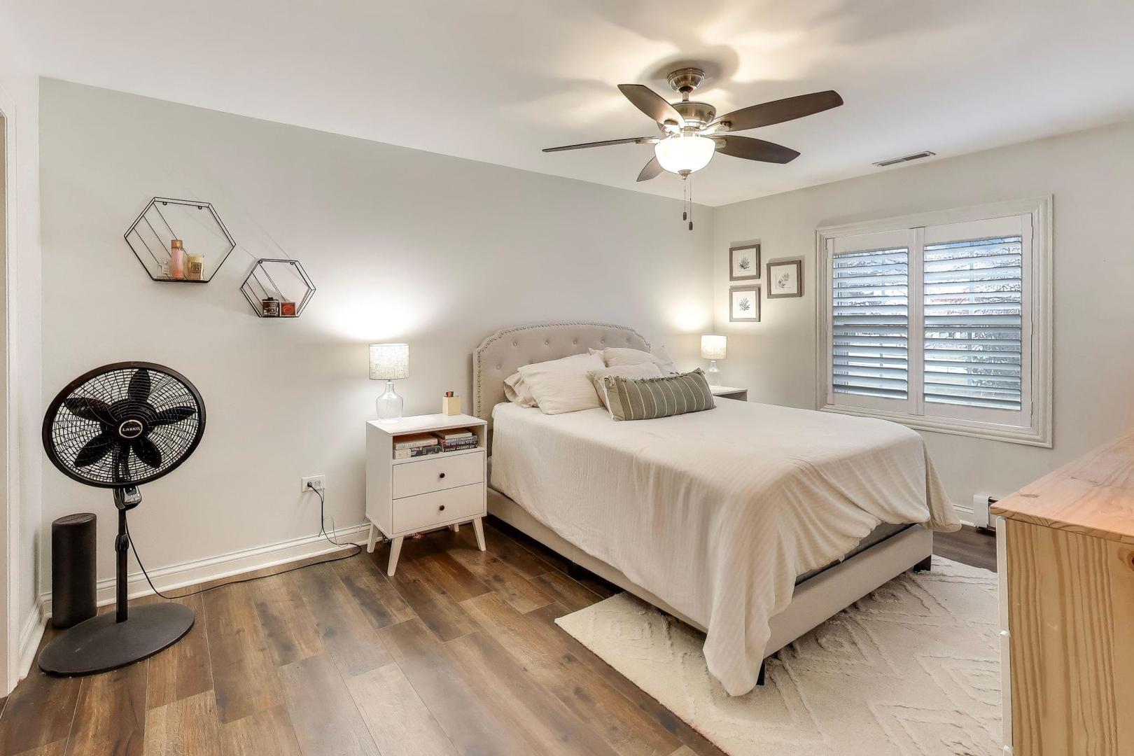 1530 E Northwest Highway Unit: 2A