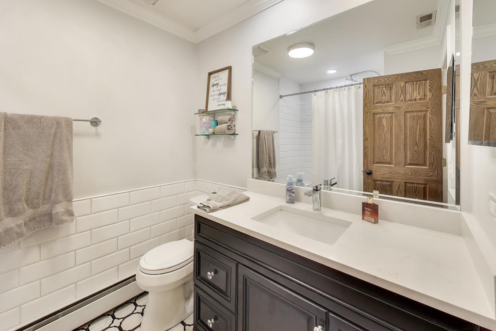 1530 E Northwest Highway Unit: 2A