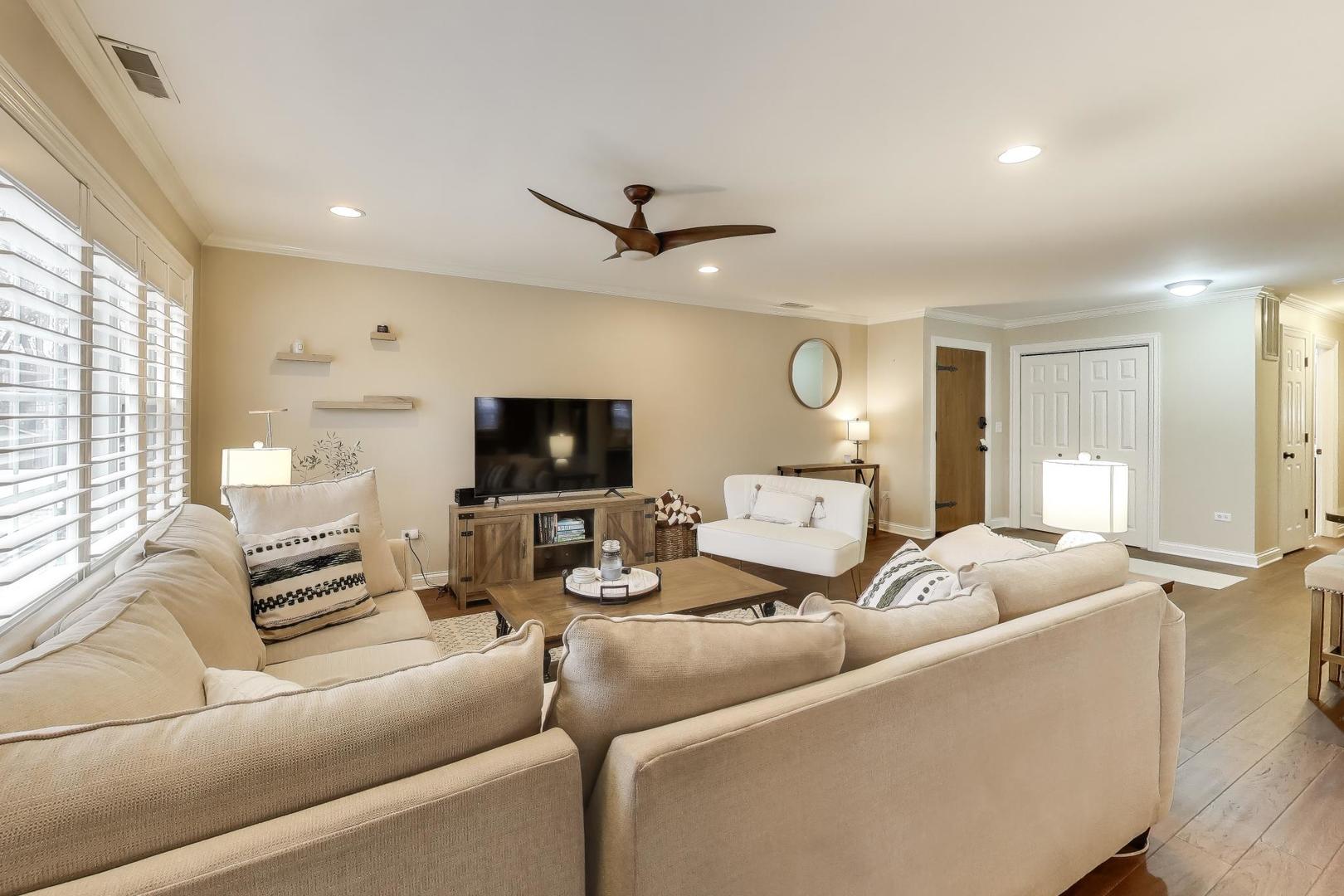 1530 E Northwest Highway Unit: 2A