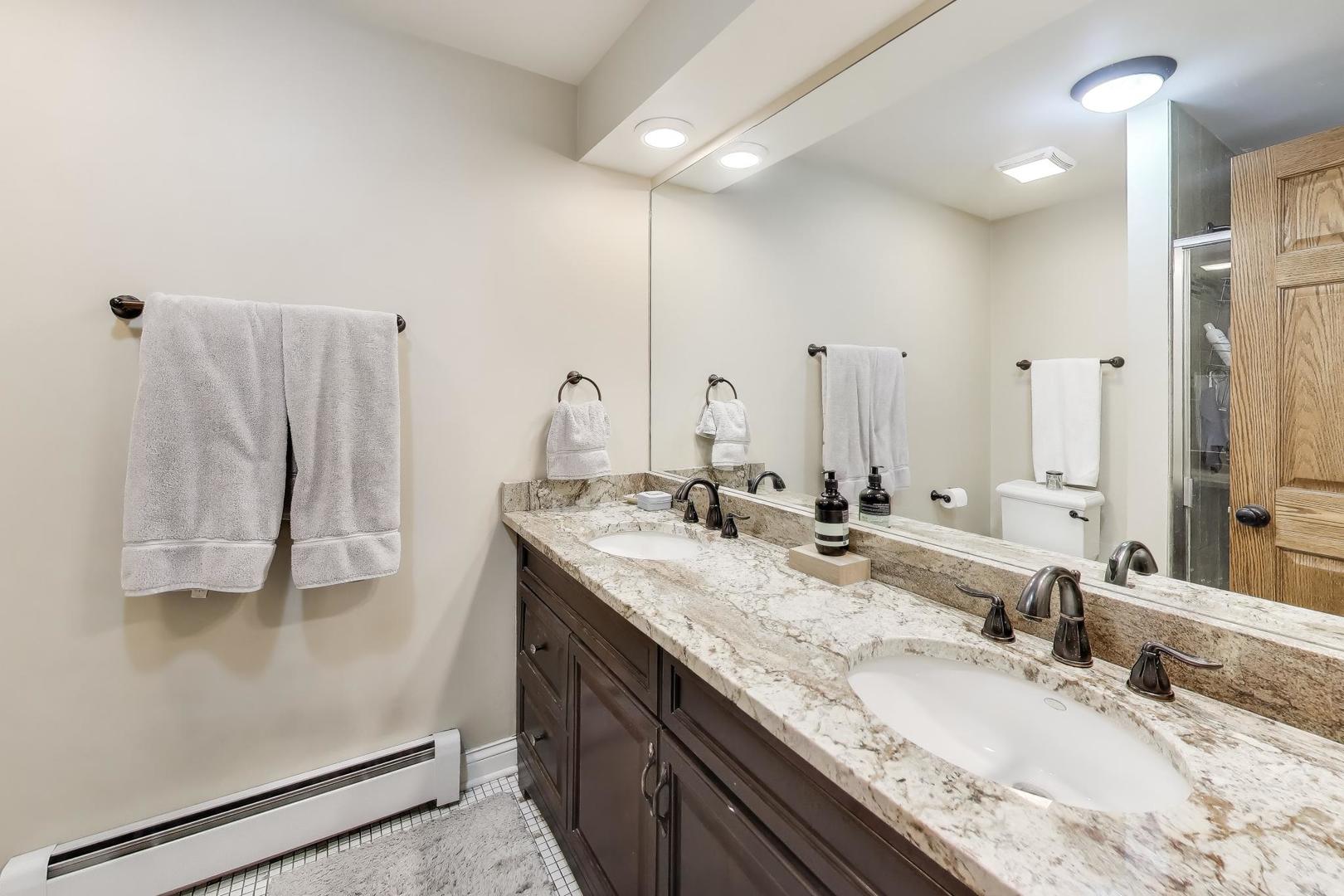 1530 E Northwest Highway Unit: 2A