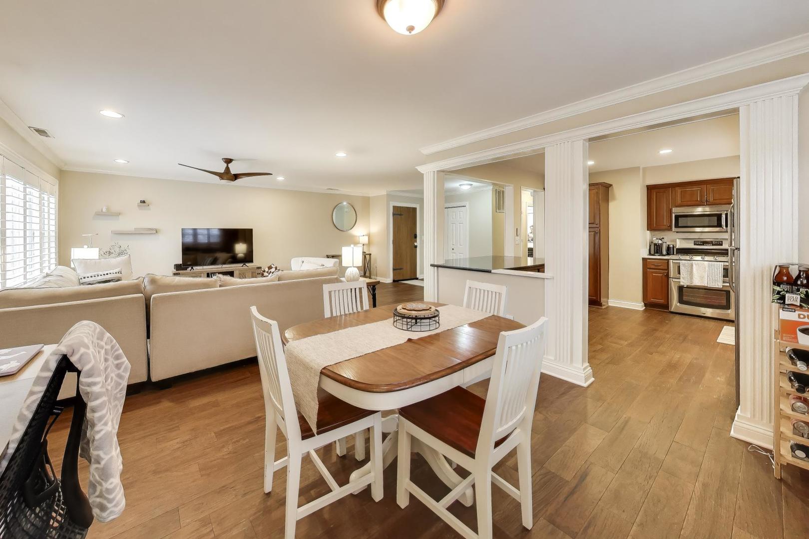 1530 E Northwest Highway Unit: 2A