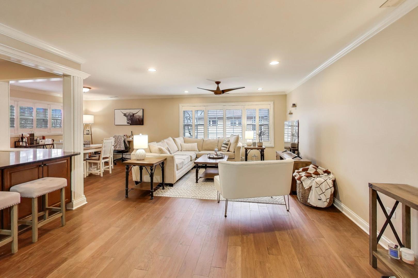 1530 E Northwest Highway Unit: 2A