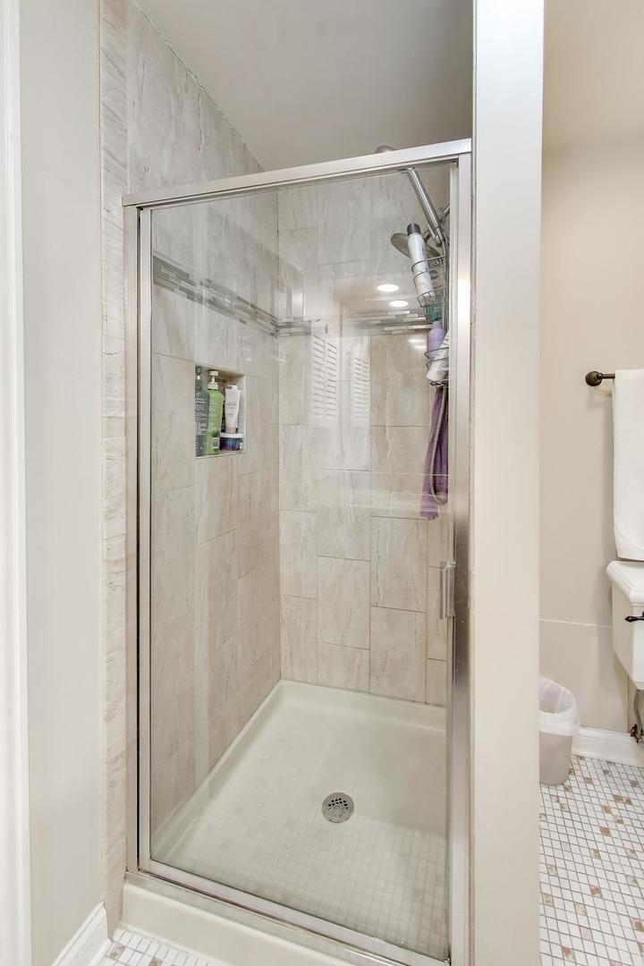 1530 E Northwest Highway Unit: 2A