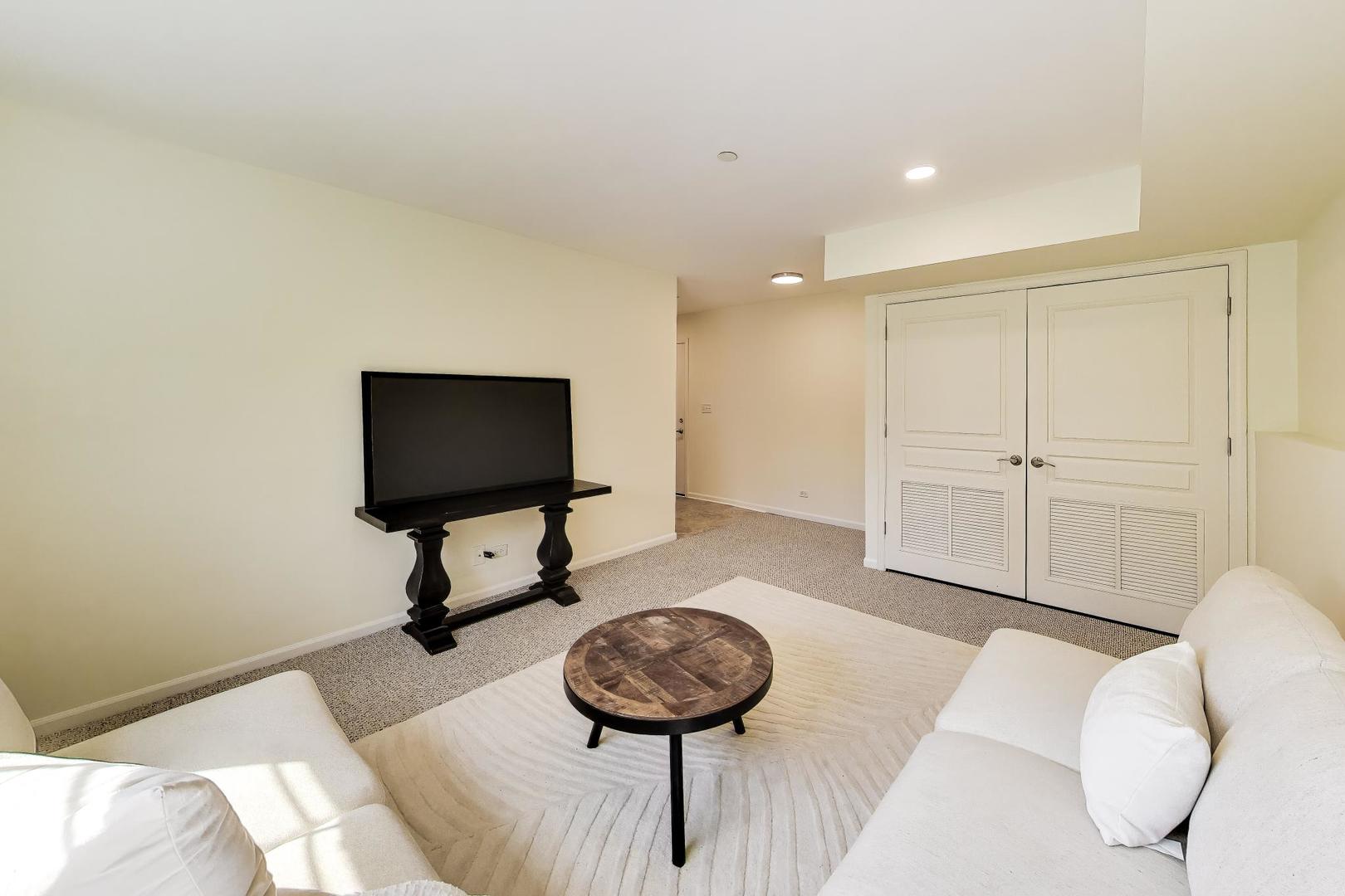 366 COUNTRY CLUB Drive