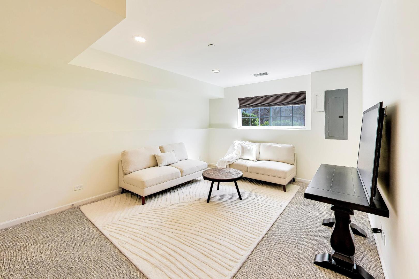 366 COUNTRY CLUB Drive