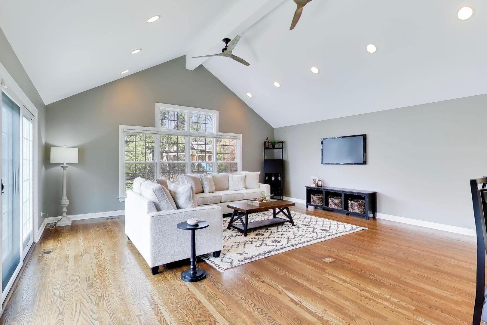 1212 W Clarendon Road