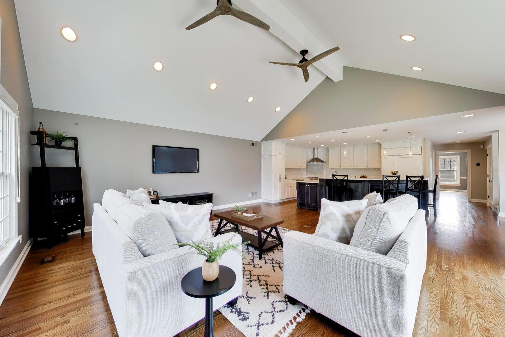 1212 W Clarendon Road