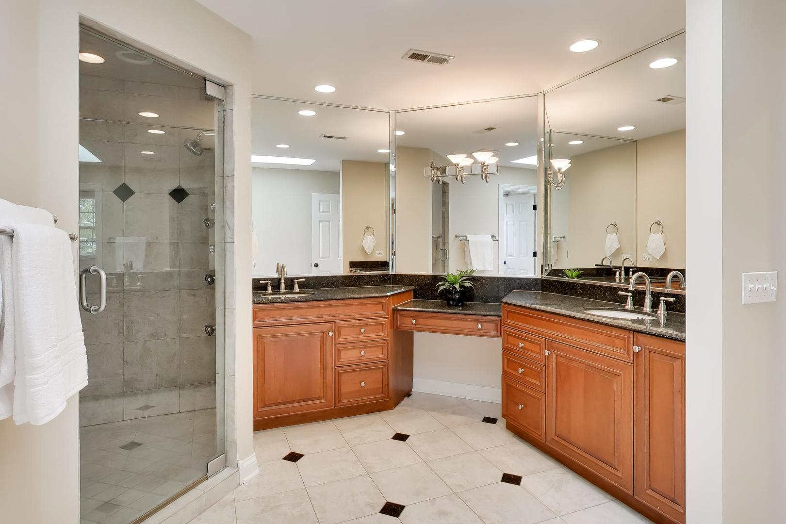 1212 W Clarendon Road