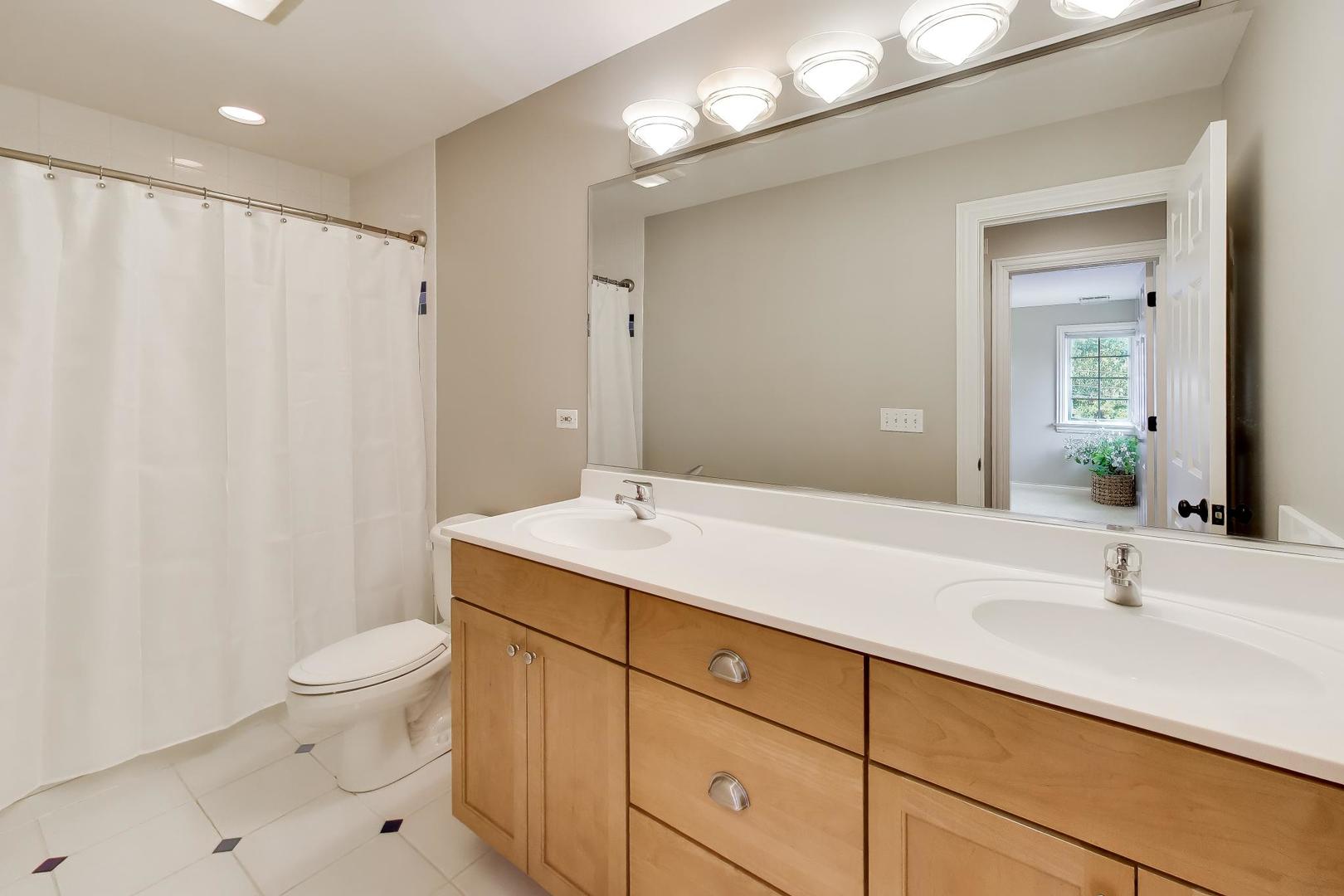 1212 W Clarendon Road