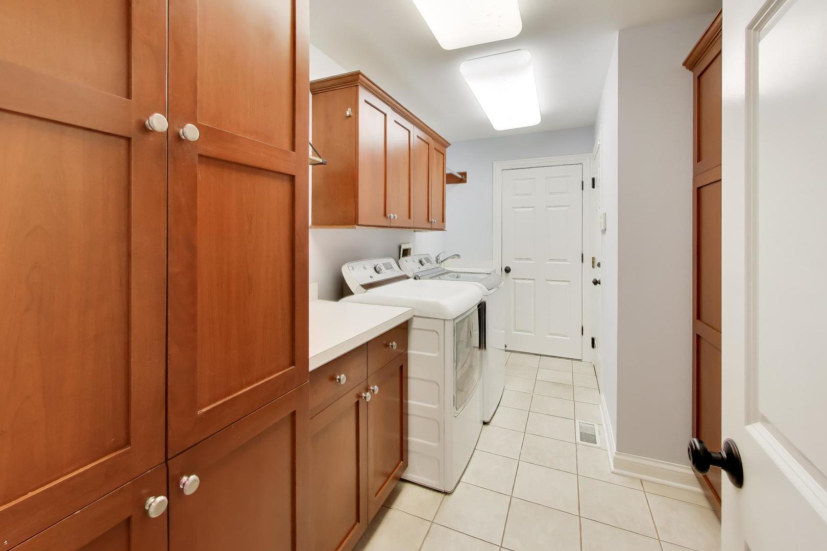 1212 W Clarendon Road