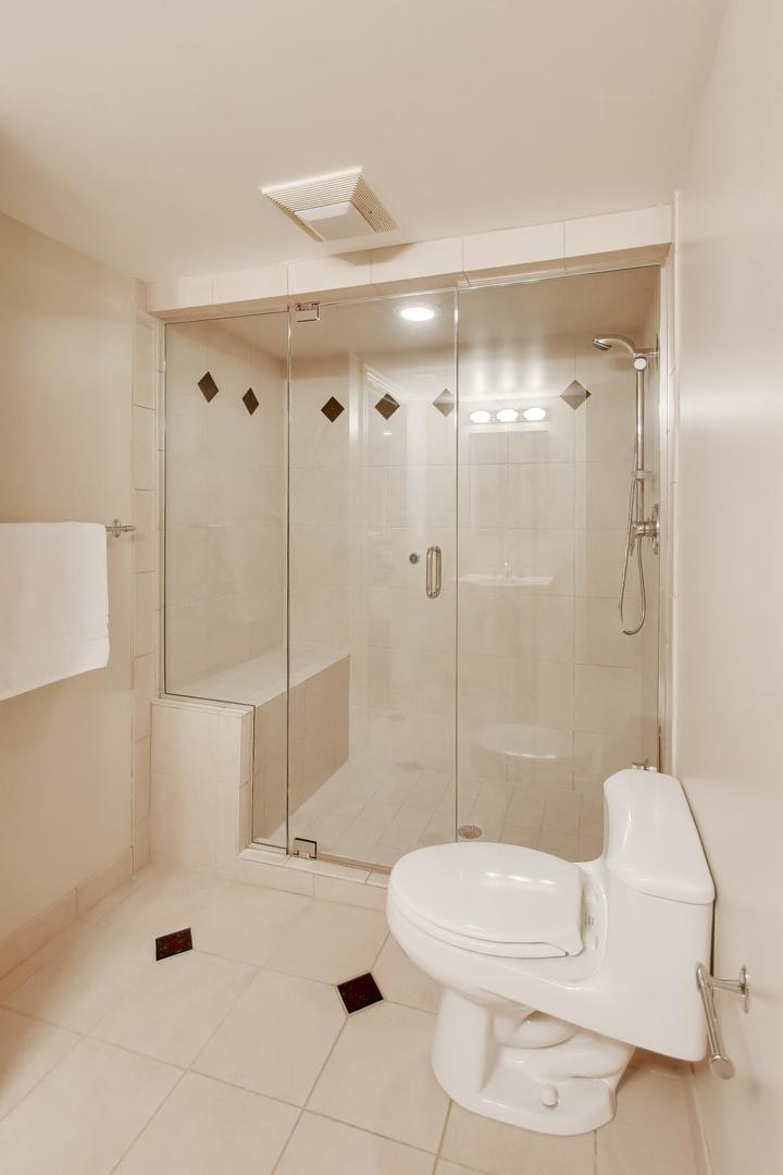 1212 W Clarendon Road