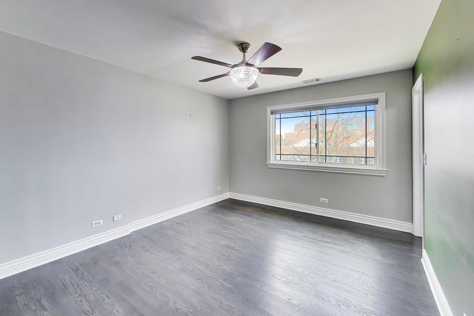 421 W Hawthorne Street