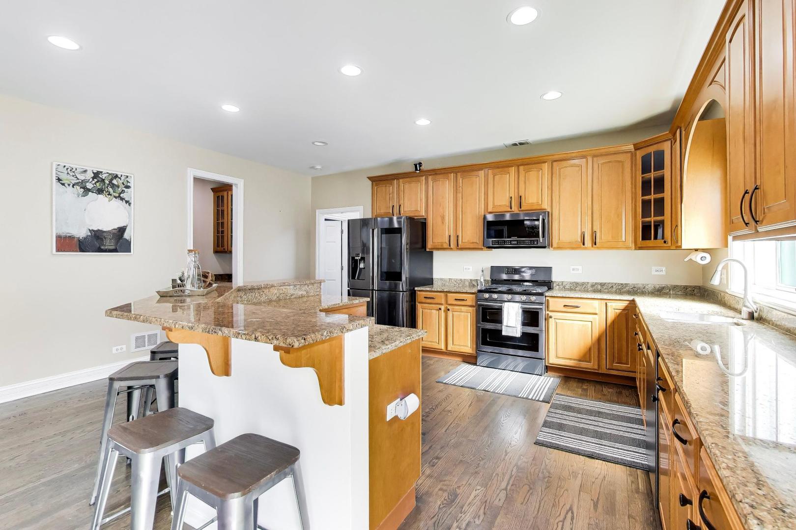 421 W Hawthorne Street