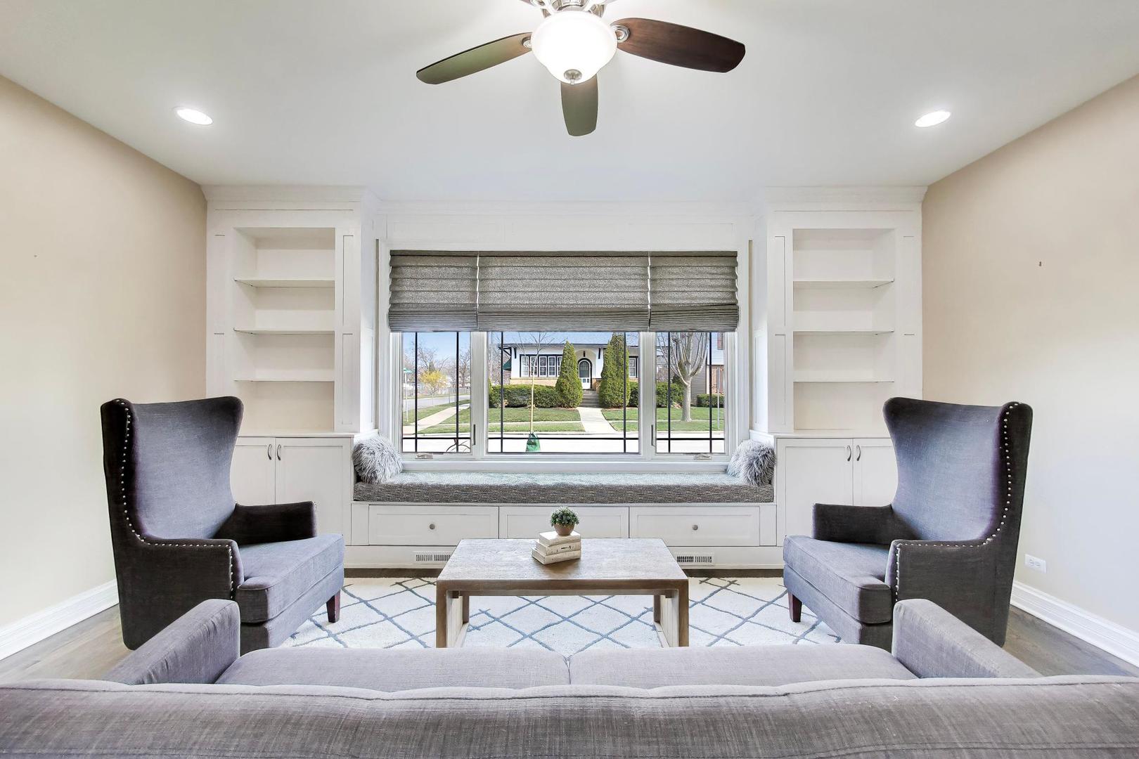 421 W Hawthorne Street