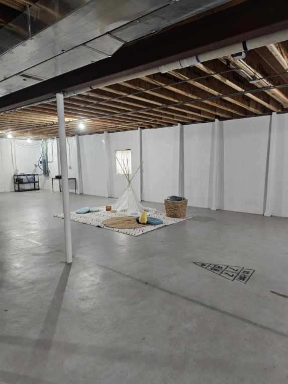 421 W Hawthorne Street