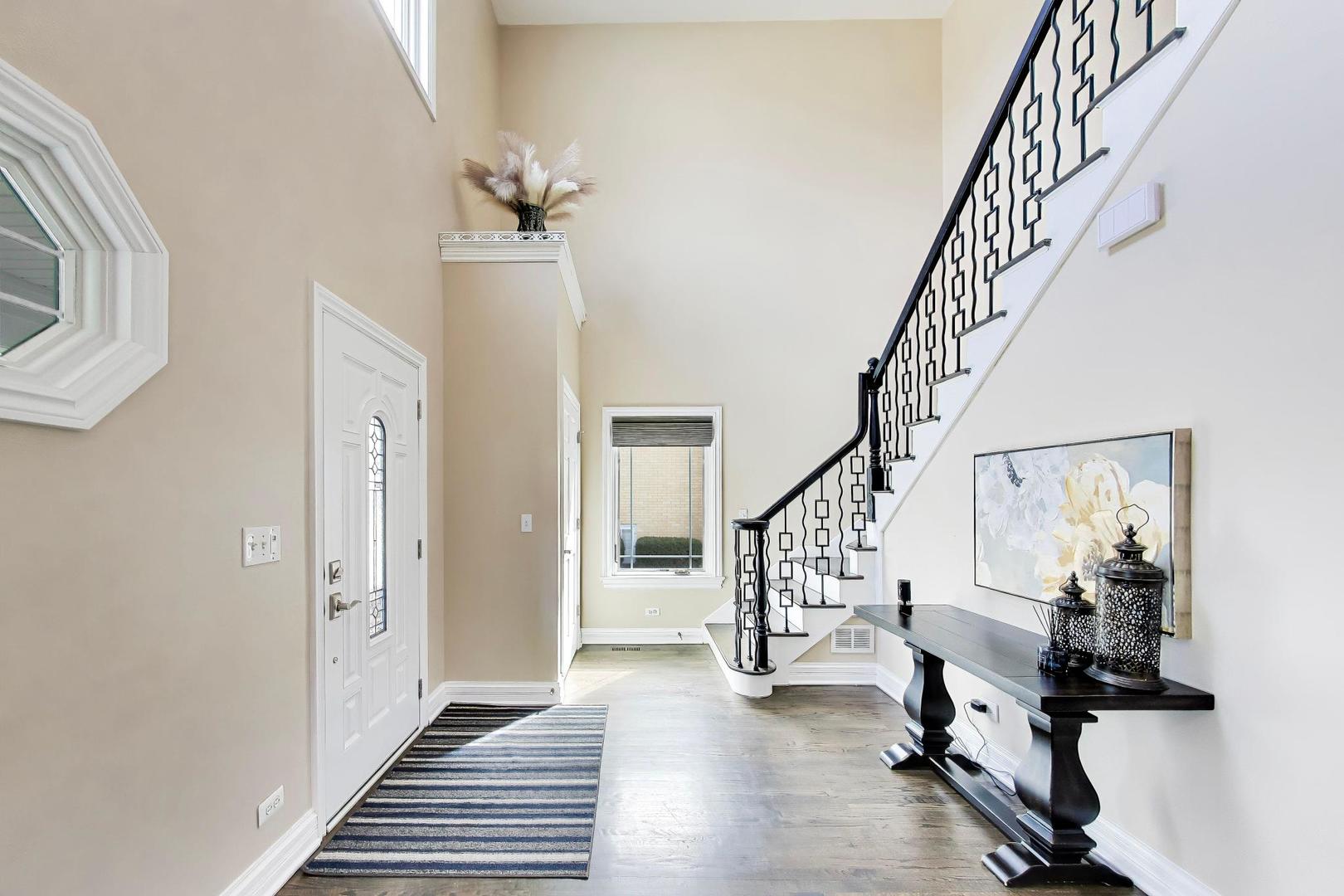 421 W Hawthorne Street