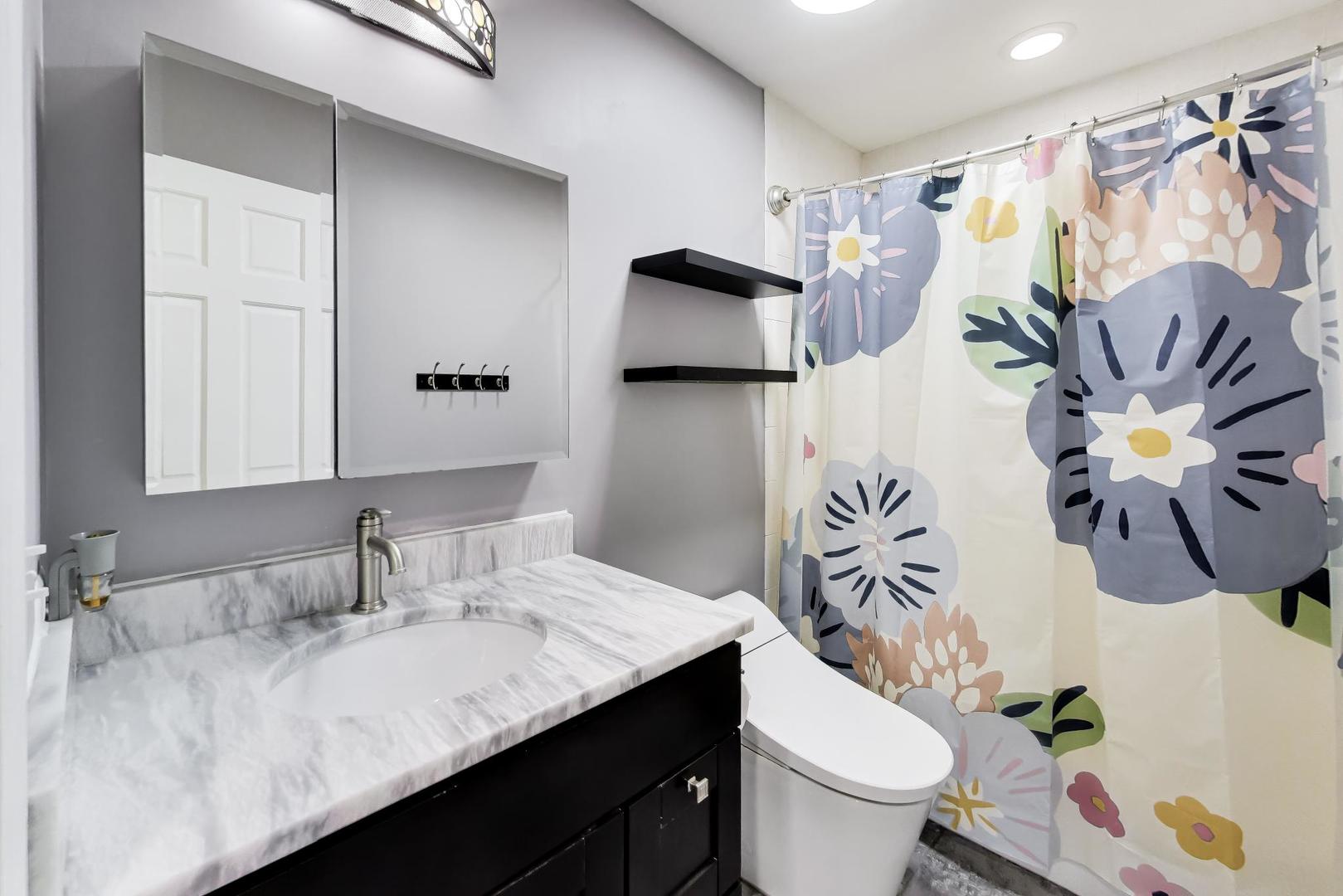 421 W Hawthorne Street