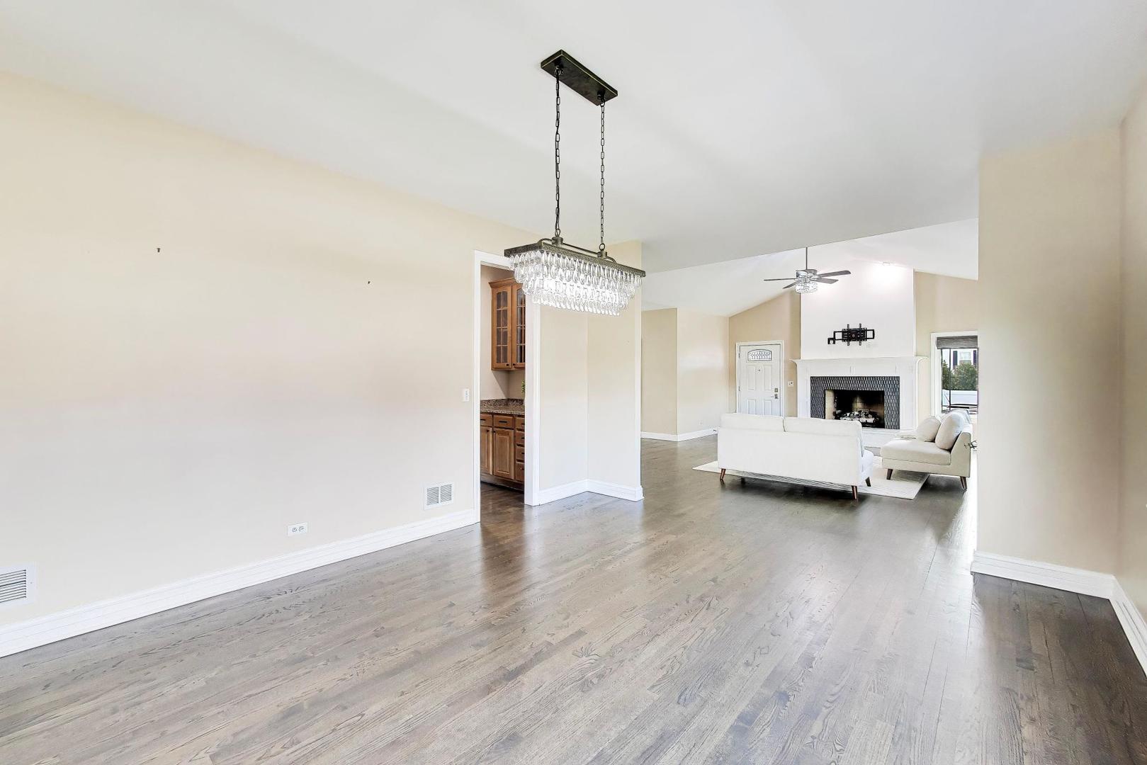 421 W Hawthorne Street