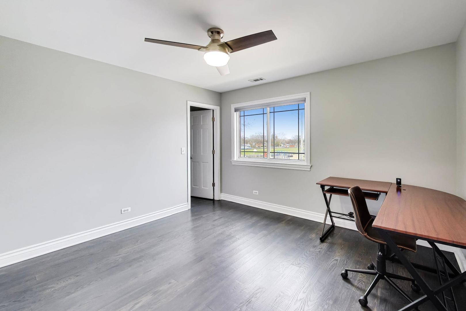 421 W Hawthorne Street