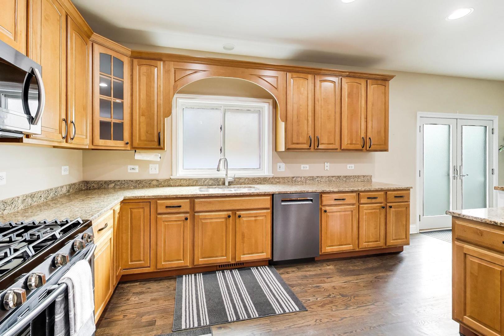 421 W Hawthorne Street