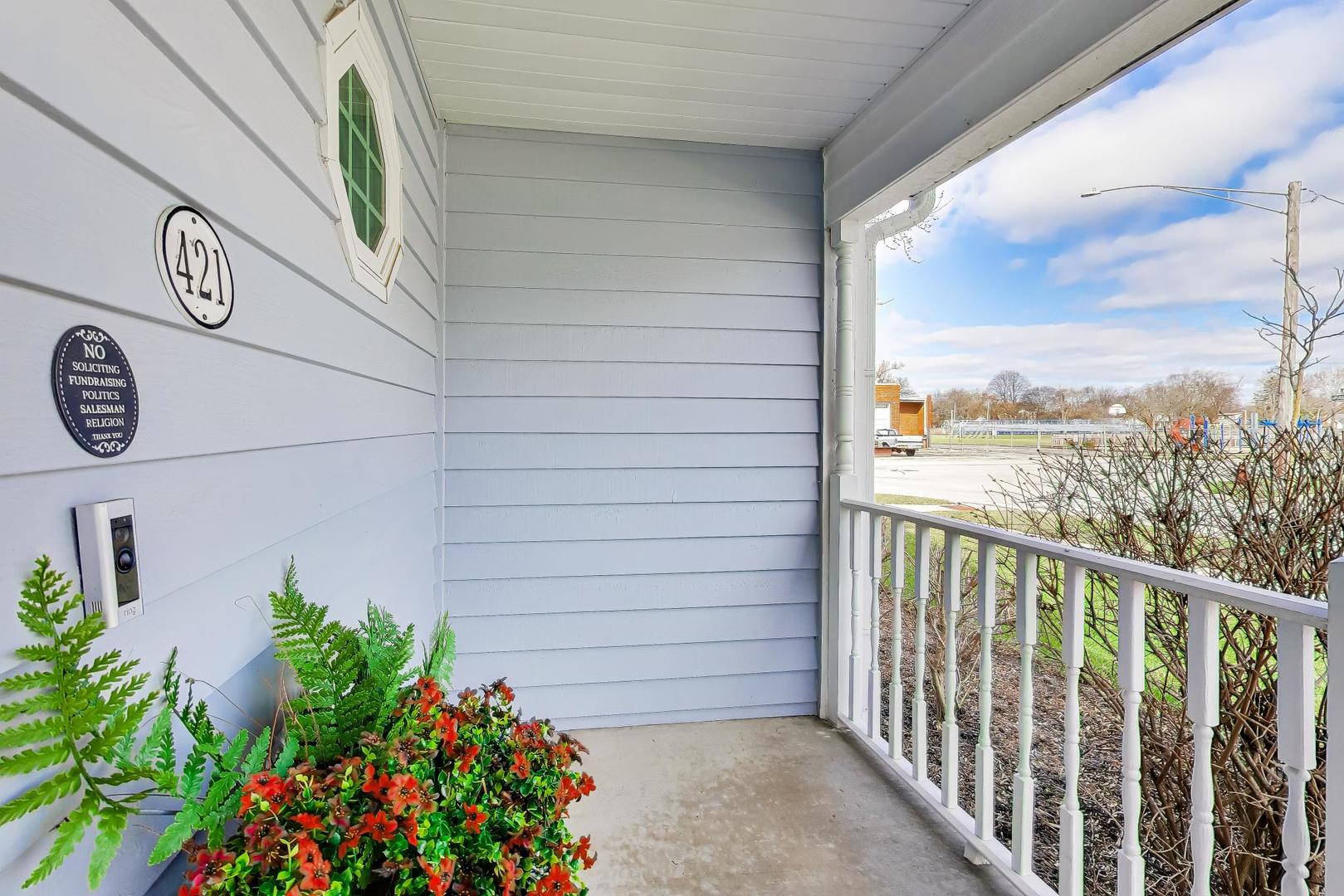 421 W Hawthorne Street