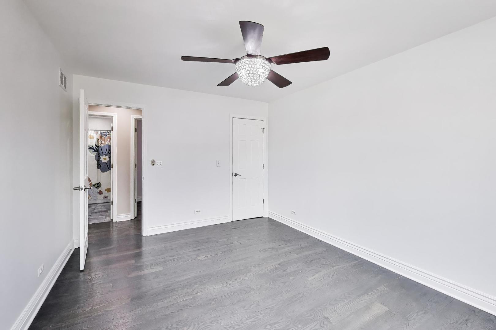 421 W Hawthorne Street