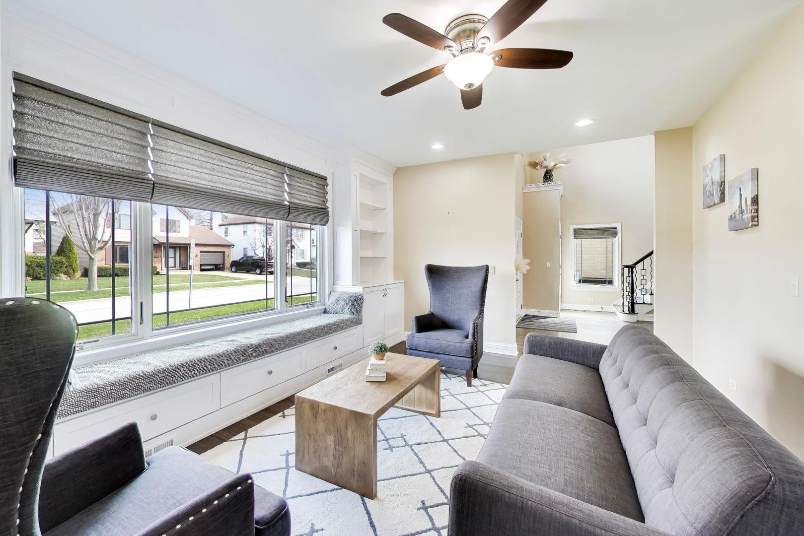 421 W Hawthorne Street