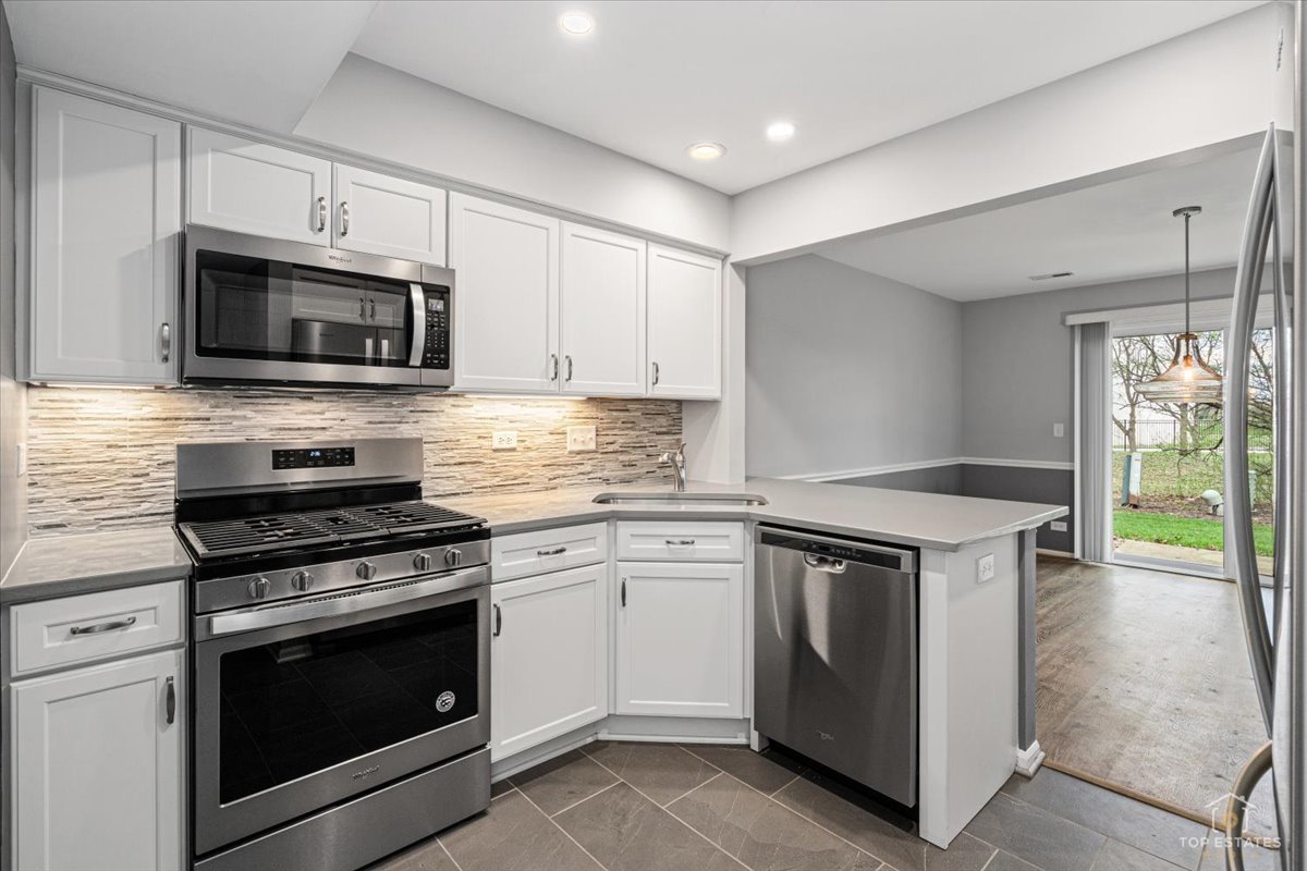 1606 W ORCHARD Place Unit: 1606