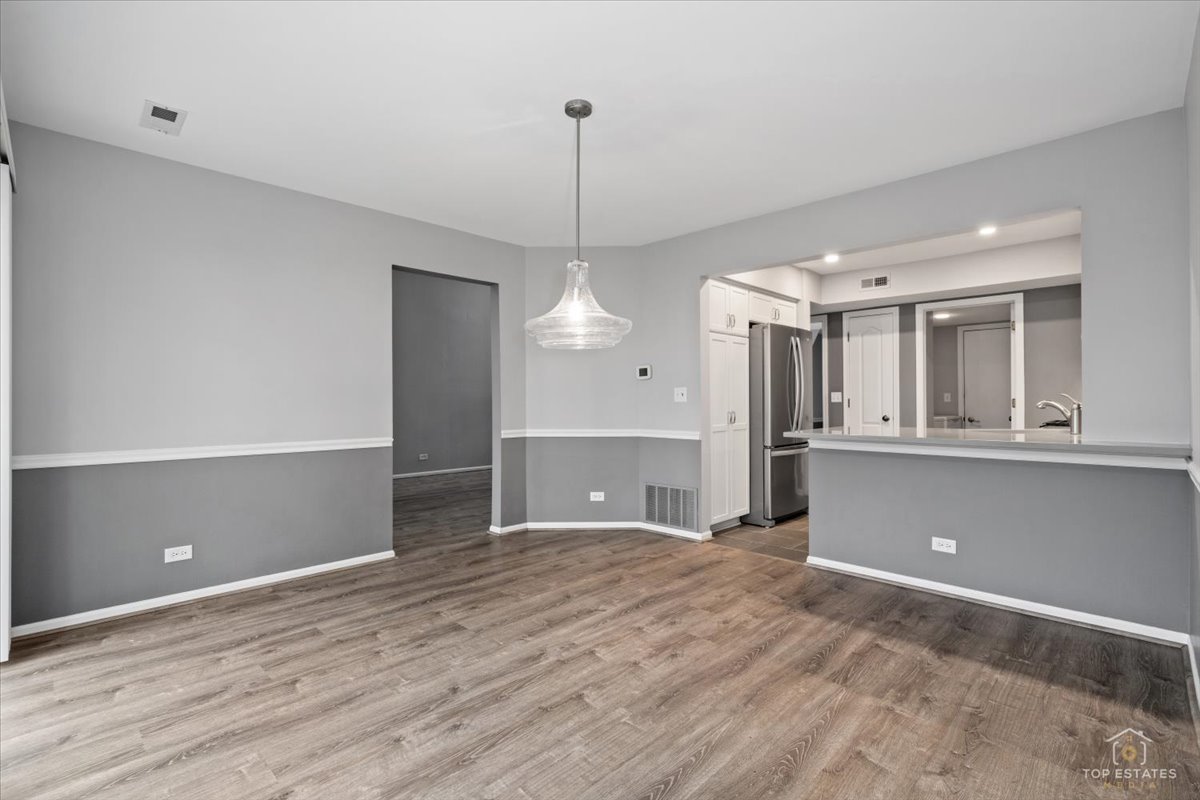 1606 W ORCHARD Place Unit: 1606
