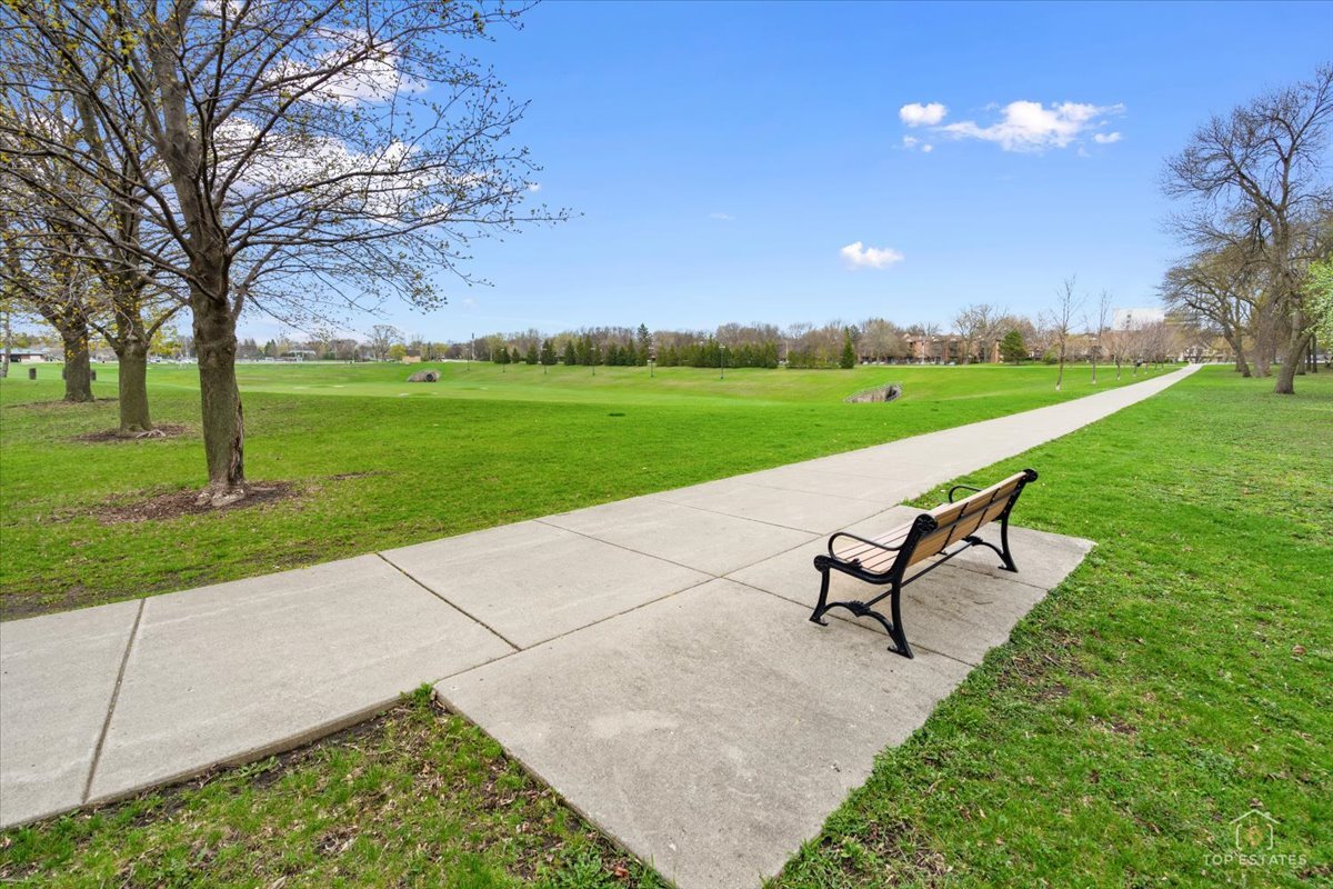 1606 W ORCHARD Place Unit: 1606
