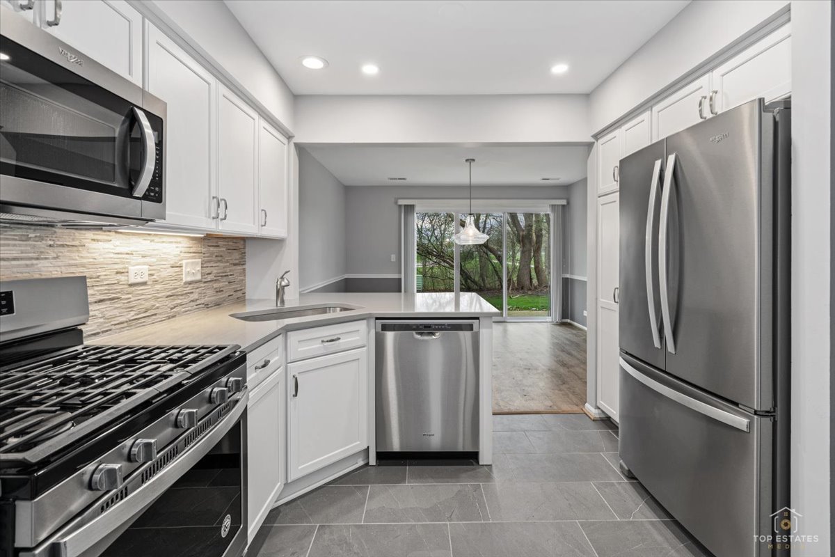 1606 W ORCHARD Place Unit: 1606