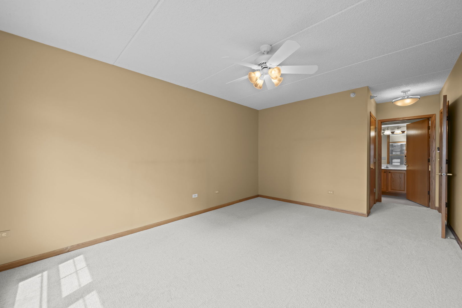 200 W Campbell Street Unit: 502