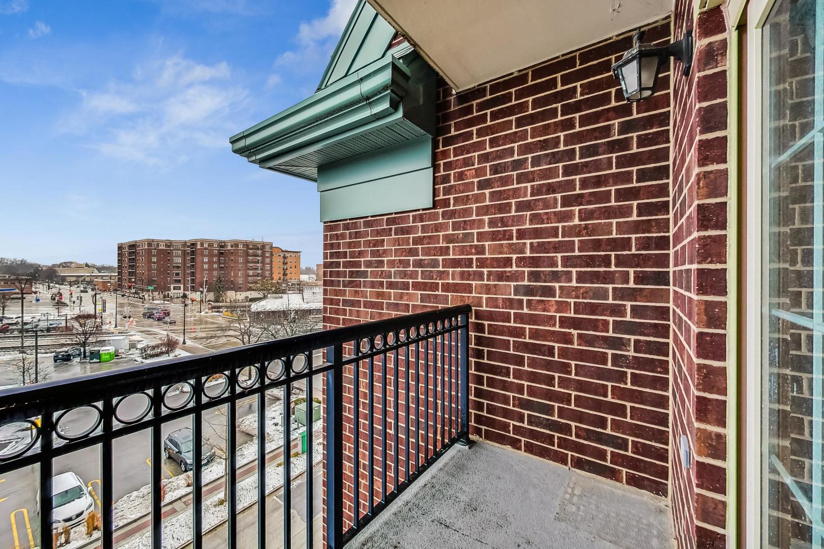 44 N VAIL Avenue Unit: 505