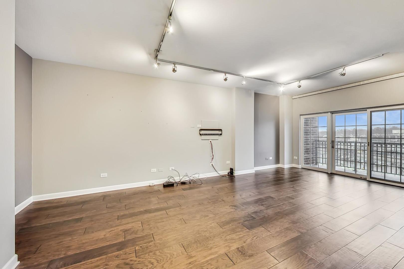 44 N VAIL Avenue Unit: 505