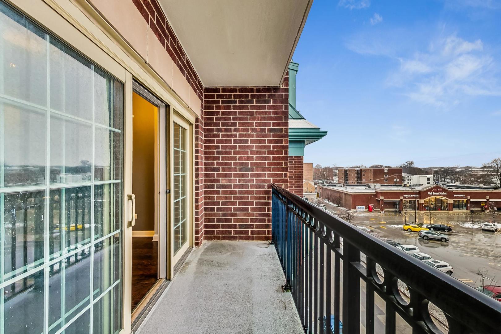44 N VAIL Avenue Unit: 505