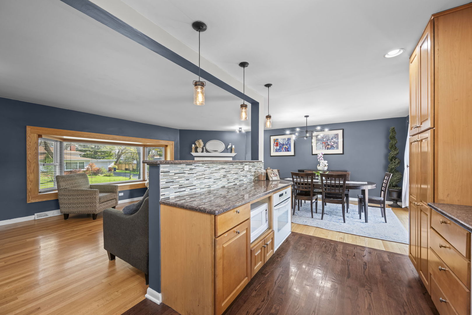 527 CUMNOR Court