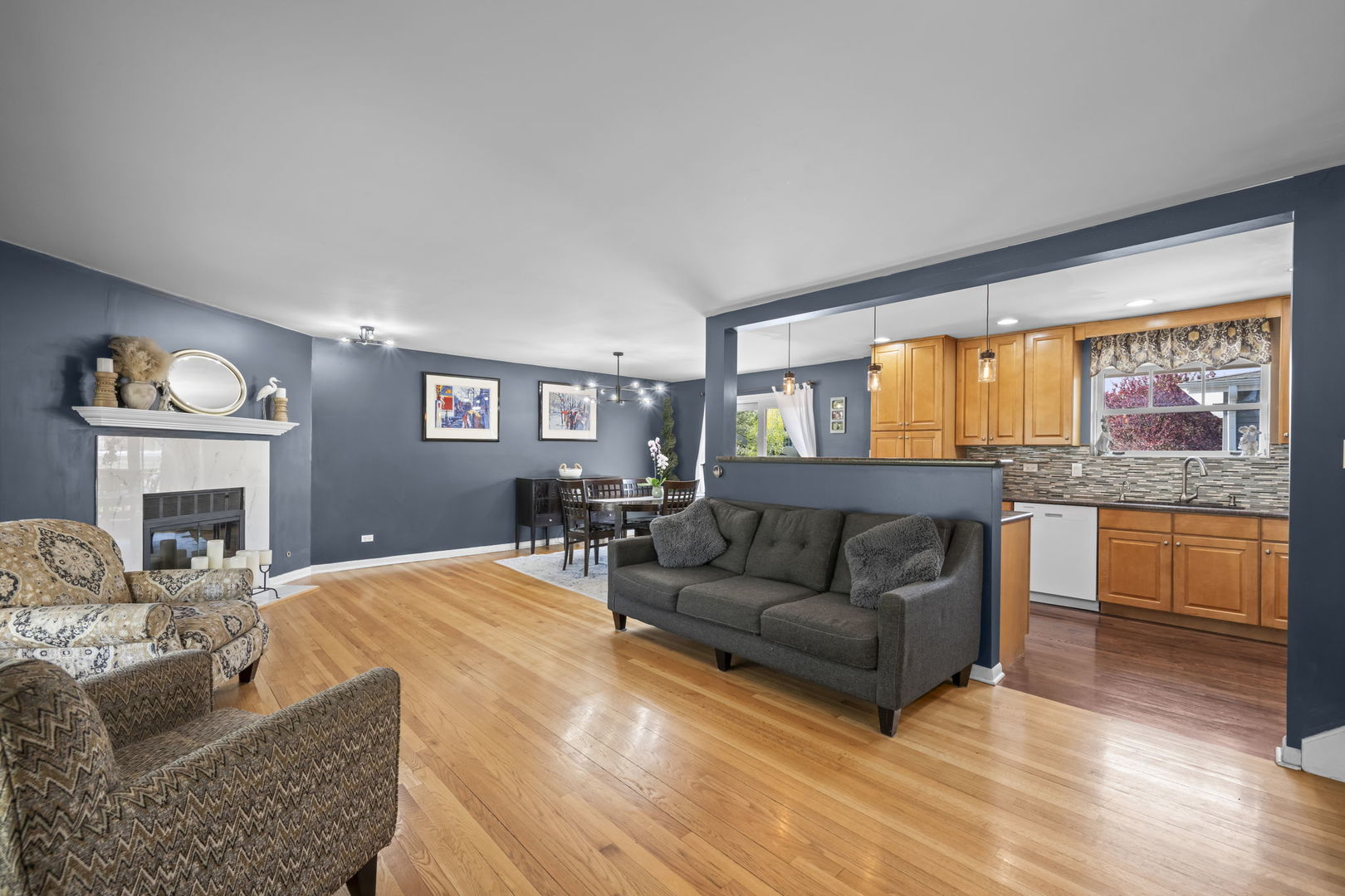 527 CUMNOR Court