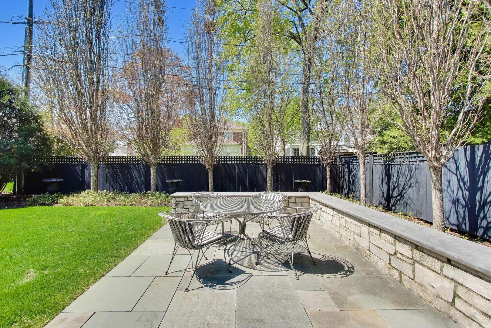 516 E Fairview Street